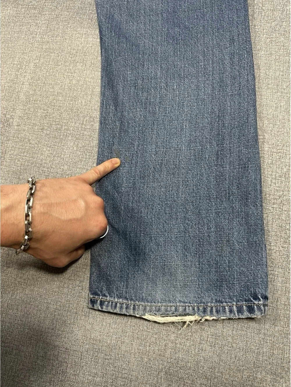 Levi’s 514 Slim Straight Jeans Men’s 34x28 Blue Distressed Knee Cotton Denim